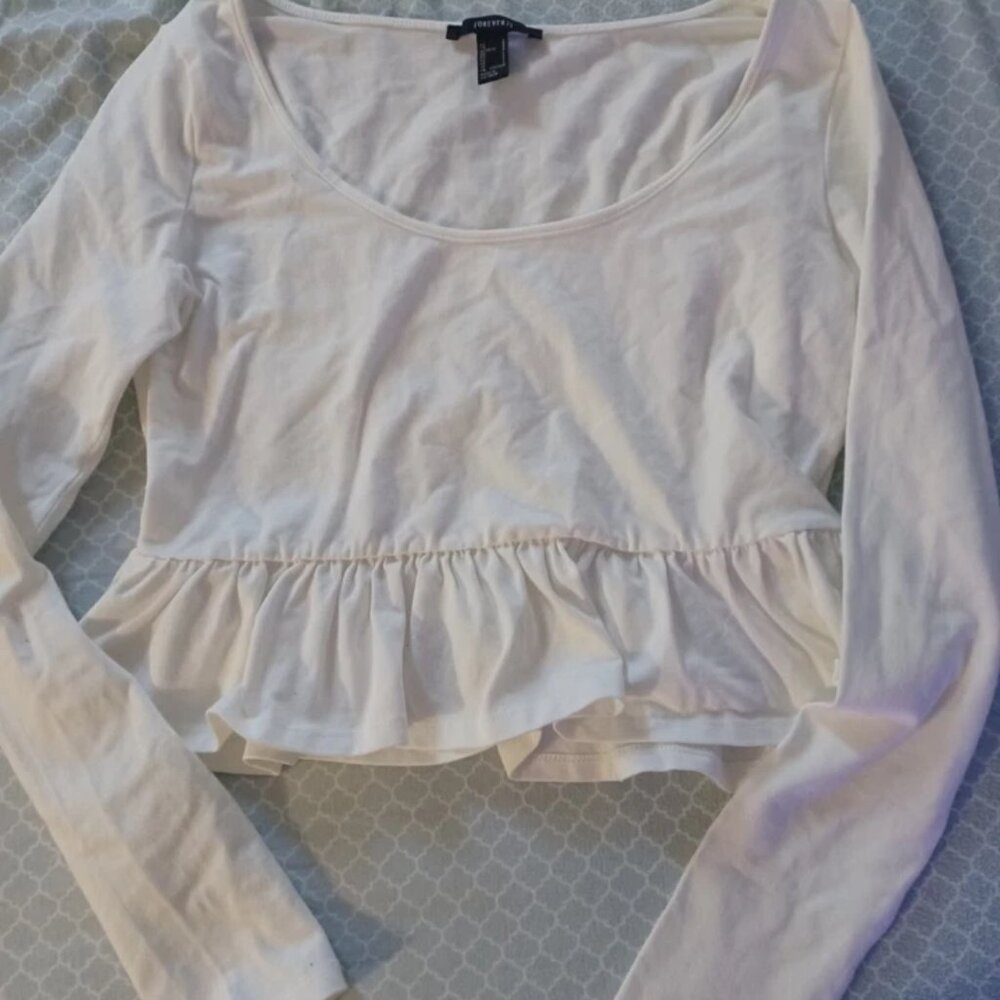 Forever 21 Active White Crop Top Shirt Large Long Sleeve with ruffled hem